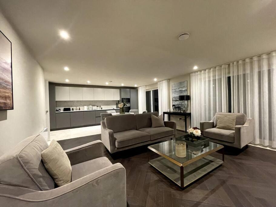 2Br Urban Vista Retreat Chcl F7 Apartment Chigwell Exterior photo